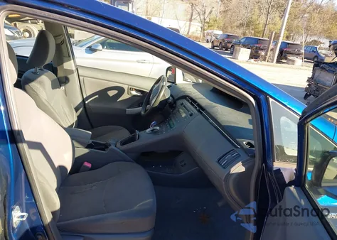 2011 Toyota Prius Two from USA, damaged, VIN JTDKN3DUXB0315366